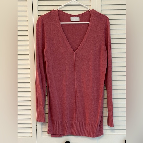 Old Navy Sweaters - 🐧3/$15 or 5/$20 - Old Navy Pink Sweater